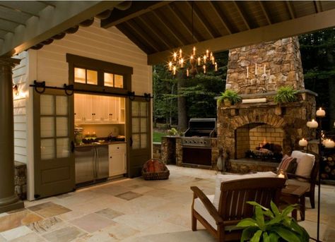 Hidden Outdoor Kitchen - Outdoor Kitchen Ideas - 10 Designs to Copy - Bob Vila Design Per Patio, Outdoor Kitchen Appliances, Fresh Kitchen, Door Designs, Kitchen Trends, Outdoor Kitchen Design, Outdoor Dining Area, Outdoor Fireplace, Outdoor Rooms