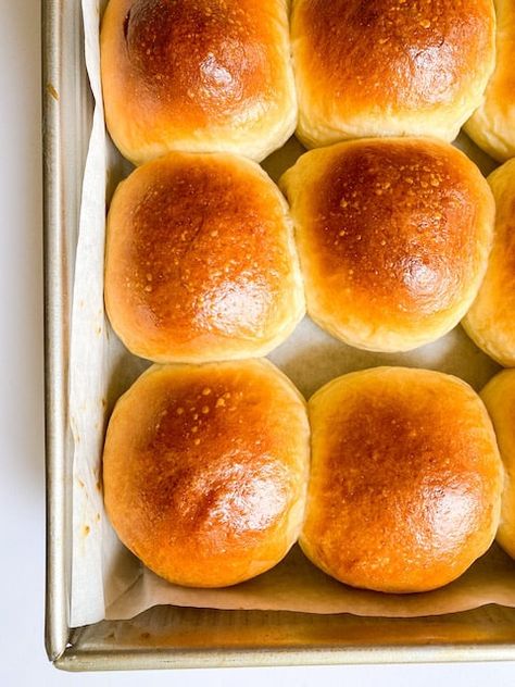 Soft and Fluffy Dinner Rolls Crusty Rolls, Frozen Rolls, Fluffy Dinner Rolls, Danish Dough, Bread Lame, Yeast Bread Recipes, Leftover Bread, Baked Dinner, Bread Serving