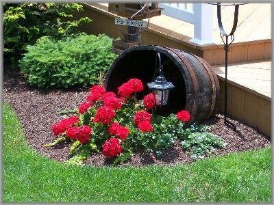 Whisky barrel Garden Yard Ideas, Flower Bed, Flowers Garden, Wine Barrel, Lawn And Garden, Dream Garden, Ikebana, Yard Landscaping, Garden And Yard