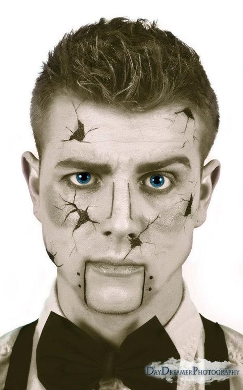 Broken ventriloquist dummy! Male Photo Shoot, Mens Halloween Makeup, Halloween Hombre, Ventriloquist Dummy, Broken Doll, Photo Shoot Ideas, Halloween Makeup Inspiration, Halloween Men, Face Painting Halloween