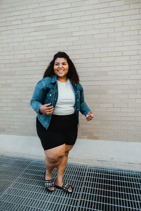 THAT TIME WE ALL TRIED BIKER SHORTS: 8 OUTFIT IDEAS | Soooo...biker shorts are a trend again, eh? We're trying 'em, which means we came up with 8 cute biker shorts outfits. Here's our take (+ a video). | #TheMomEditStyle #CuteOutfitsBikerShorts #CamouflageBikerShorts #AdidasBikerShorts #PlusSizeBikerShorts #AerieBikerShorts #HighWaistedBikeShorts #PinkBikeShorts #BikeShortsOutfit Plus Size Black Shorts Outfit, Plus Size Lounge Wear Outfit, Styling Biker Shorts, Plus Size Biker Shorts Outfit, Biker Shorts Outfit Ideas, Bike Shorts Outfit Summer, Plus Size Biker Shorts, Plus Size Shorts Outfit, Cute Biker Shorts