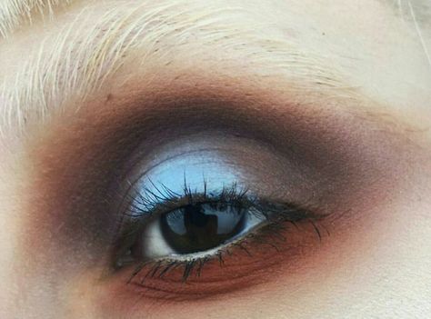 smokey eye with blue shadow Funky Makeup, Mekap Mata, Drag Make-up, Make Up Inspiration, Swag Makeup, Smink Inspiration, Dope Makeup, Make Up Looks, Blue Eyeshadow