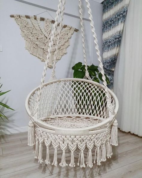 #macrame #handmade #hathor #instagram Macrame Chair, Macrame Hammock Chair, Macrame Hanging Chair, Macrame Chairs, Macrame Hammock, Macrame Wall Hanger, Macrame Swing, Macrame Colar, Macrame Plant Hanger Tutorial