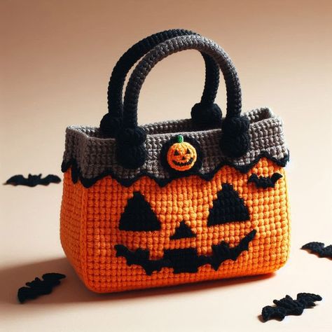 Learn how to crochet a Halloween bag with a Jack-o'-lantern design. Perfect for Halloween. Halloween crochet bag tutorial. Crocheted Jack O Lanterns, Fall Crochet Bag Pattern, Halloween Knitting Ideas, Fall Granny Square Bag, Crochet Halloween Bags, Halloween Bag Crochet, Pumpkin Bag Crochet, Crochet Christmas Bags Free Pattern, Jack O Lantern Crochet