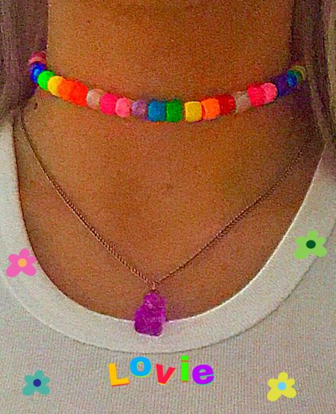 Collares Aestethic Diy, Pulseras Kandi, Indie Photography, Indie Jewelry, Indie Girl, Bead Charms Diy, Beaded Necklace Diy, Diy Bracelet Designs, Indie Kids