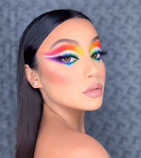 Maquillaje Full Color, Full Color Makeup, Makeup Pride, Neon Eyeshadow, Makeup Charts, Vibrant Makeup, Pride Makeup, Rainbow Makeup, Pinterest Makeup