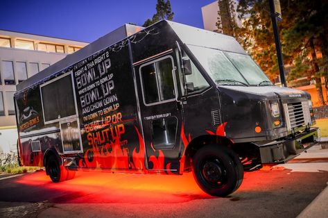 Food Van Design, Food Truck Design Interior, Food Truck Interior, Foodtrucks Ideas, Bbq Food Truck, Custom Food Trucks, Pizza Truck, Food Vans, Food Van