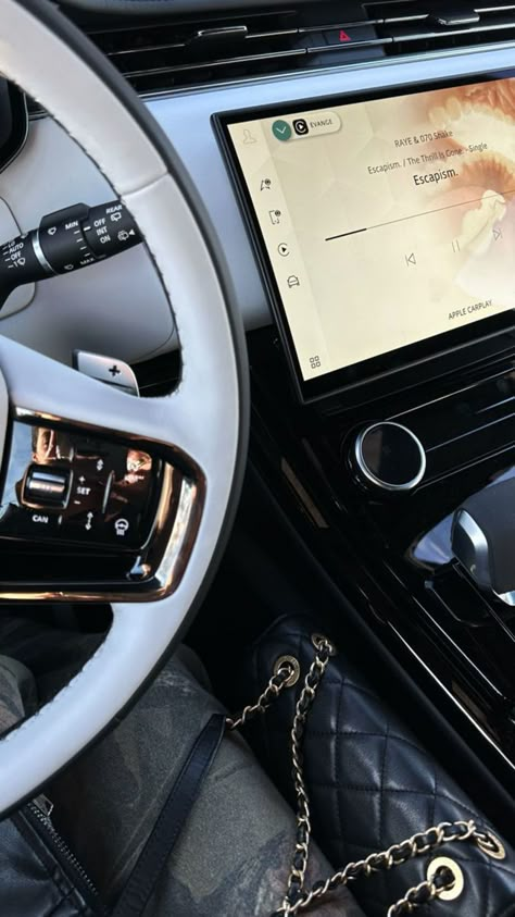 Range Rover Keys, French Tips With Chrome, Range Rover Mum, Luxury Life Goals, Keys Aesthetic, Organize Phone, Organize Phone Apps, Bright Aesthetic, Car Aesthetics