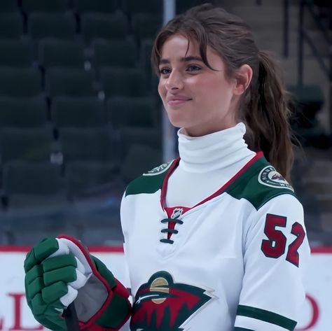 Taylor Hill Paparazzi, X Movie Aesthetic, Taylor Hill Outfits, Taylor Hill Style, Inka Williams, Taylor Marie Hill, Taylor Hill, Hockey Player, The Ice