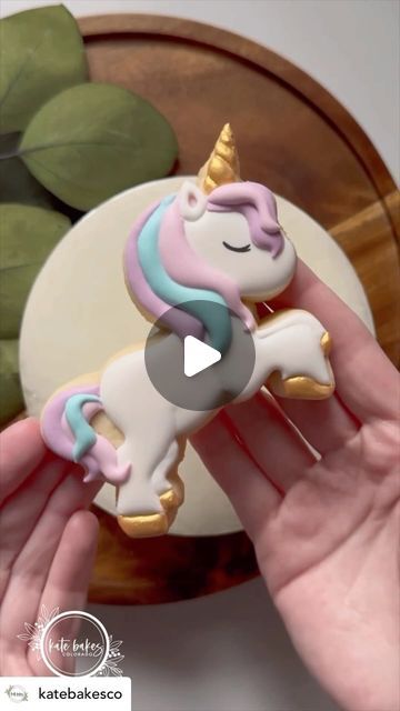 Beautiful cakes + desserts 🍧🍰 on Instagram: "🦄 Cookie by @katebakesco 🦄 The dreamy colours and textures are so satisfying! Such a cute unicorn, you  can also get the cutter from @katebakesco 🌈  SIDE NOTE: Sending love to whoever is reading this! ✨ - - - - - - #unicornlover #unicorncookies #unicorncookie #unicornparty #unicorntheme #royalicingcookie #cookievideo #icedbiscuits #icedsugarcookies" Unicorn Royal Icing Cookies, Unicorn Sugar Cookies, Unicorn Cookies Decorated, Unicorn Cookies, Iced Biscuits, Cookie Videos, Fondant Cookies, Iced Sugar Cookies, Unicorn Decorations