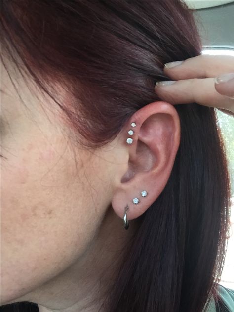 So in love with my new forward triple helix piercing! 3 Forward Helix Piercing, Forward Helix Piercing Triple, Triple Forward Helix Piercing Ideas, Triple Love Piercing, Ear Mapping, Piercing Combinations, Double Forward Helix Piercing, Triple Helix Piercing, Triple Lobe Piercing