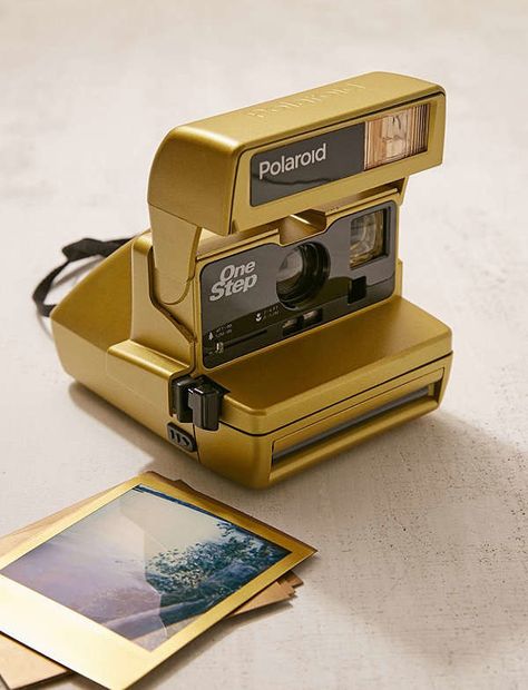 Not real gold, we're not millionaires here. Dslr Quotes, Polaroid Originals, Stay Groovy, Dslr Photography Tips, Photo Polaroid, Camera Obscura, Camera Digital, Polaroid Camera, Vintage Polaroid