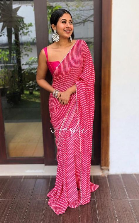 Pink Leheriya Saree Printed A Line Kurti Designs, A Line Kurti Designs, Leheriya Saree, Pink Saree Blouse, Lengha Blouse Designs, Indigo Saree, Dola Silk Saree, A Line Kurti, Desi Dress