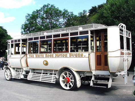 Duesenberg Car, Bus Art, Road Transport, Antique Trucks, Old Tractors, Classic Motors, Bus Coach, North Wales, Classic Cars Vintage