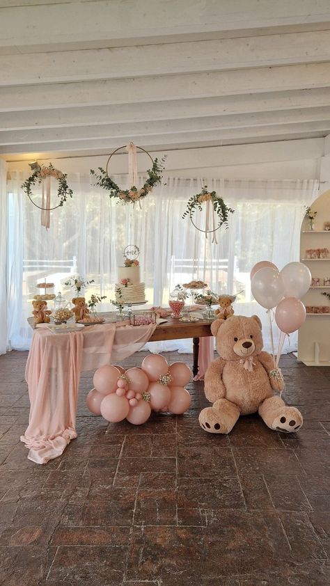 One Year Birthday Cake, Fancy Baby Shower, Christening Decorations, Bear Baby Shower Theme, Idee Babyshower, One Year Birthday, Garden Party Birthday, Modern Party, Gender Reveal Decorations