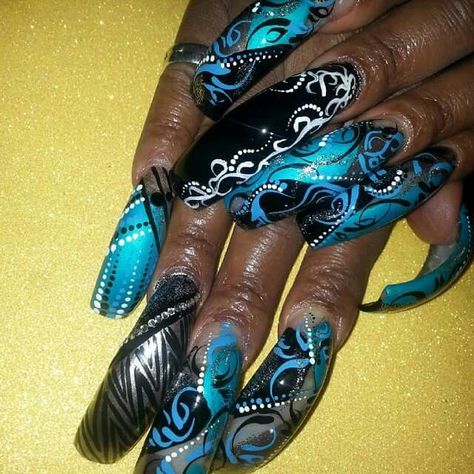 Native Nails, 2000s Nail Art, 2000s Nails, Weak Nails, Curved Nails, Black Acrylic Nails, Punk Nails, Duck Nails, Pearl Nails