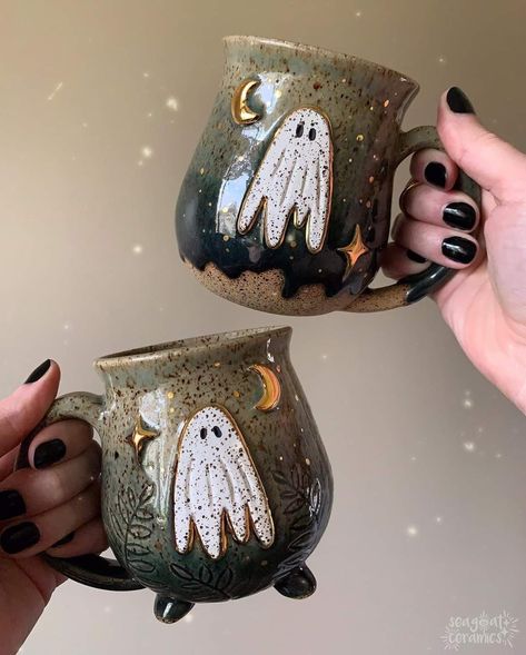 Ceramic Moon Mug, Ceramic Kitchen Ideas, Diy Ceramic Mugs, Fall Ceramics, Whimsical Ceramics, Cool Pottery, Cute Ceramic Mugs, Halloween Ceramics, Halloween Pottery