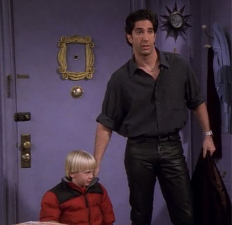 Ross Leather Pants, Ross Friends, Brooklyn Beckham, David Schwimmer, Ross Geller, Friends Cast, Friends Tv Series, Mens Casual Dress Outfits, Friends Characters