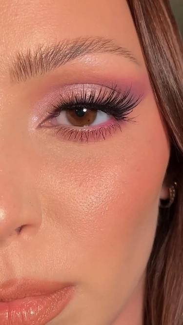 Purple eye makeup | Glitter eyeshadow | Shimmer eye look #purple #eyemakeup #glitter Makeup With Purple Dress, Shimmer Eye Look, Amethyst Palette, Makeup Glitter Eyeshadow, Purple Eye Makeup Tutorial, Purple Eyeshadow Looks, Purple Makeup Looks, Eyeshadow Shimmer, Eye Makeup Glitter