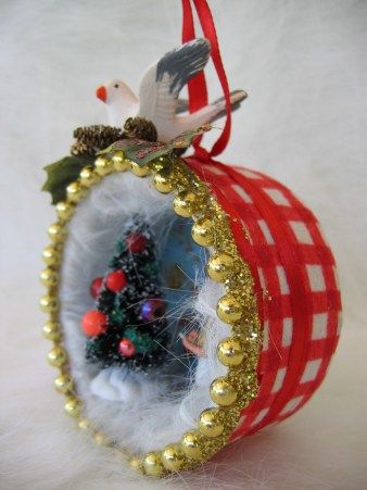 Tuna Can Diorama, Poaching An Egg, Chrismas Crafts, Repurposed Crafts, Tuna Can, Homemade Christmas Ornaments, Christmas Party Crafts, Kids Homemade, Aluminum Art