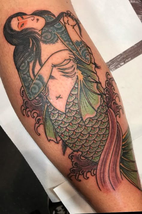 Traditional Mermaid Tattoos, Siren Tattoo, Tattoo T, Sea Tattoo, Geisha Tattoo, Persian Art Painting, Mermaid Tattoo, Mermaid Tattoos, Japanese Tattoo Art