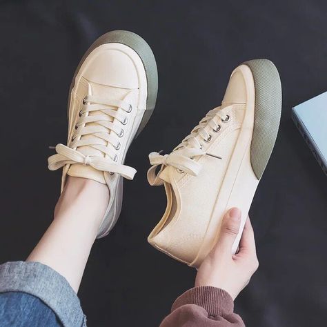 Springtime Garden Party: Shoes That Look Perfect on Grass or Patio Shoes For Women 2023, Shoe Platform, Female Sneakers, Woman Sneakers, Female Shoes, Moccasins Style, White Shoe, Canvas Shoe, Tennis Sneakers