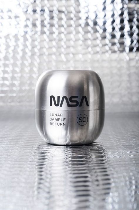 Nasa Planets, Gfx Design, Black Holes, Moon Dust, Packing Design, Space Nasa, Miami Design, Creative Packaging, Cosmetic Packaging