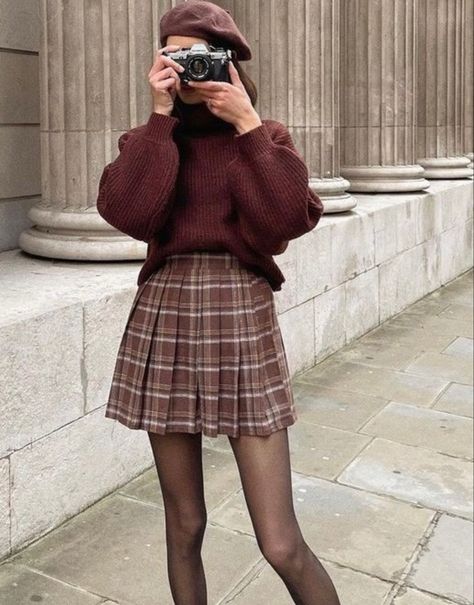 Tartan Skirt Outfit, Academia Aesthetic Outfit, Dark Academia Outfits, Plaid Skirt Outfit, Preppy Fall Outfits, Dark Academia Outfit, Academia Outfits, Dark Academia Fashion, Academia Fashion