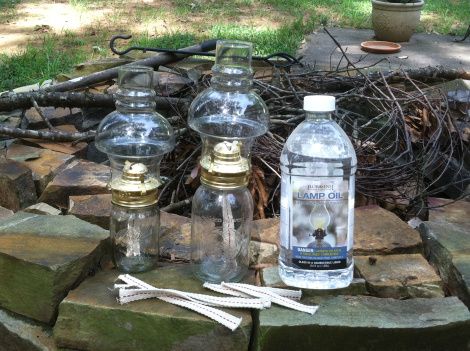 In an off grid disaster, flashlights will give us light for only so long. After the batteries run out, we need to start looking for longer term solutions. This prep is a great way to make use of those Mason jars you have around. Diy Mason Jar, Lamp Diy, Homestead Survival, Kerosene Lamp, Mason Jar Lighting, Mason Jar Diy, Kerosene, Camping Survival, Survival Prepping