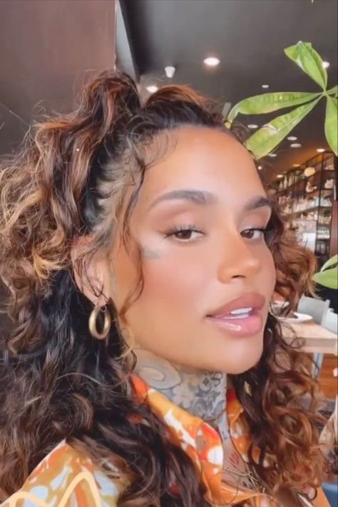 Kehlani Curly Hair, Kehlani Hairstyles, Kehlani Short Hair, Kehlani Aesthetic, Kehlani Singer, Kehlani Concert, Curly Hairdos, Kehlani Parrish, Dark Skin Beauty