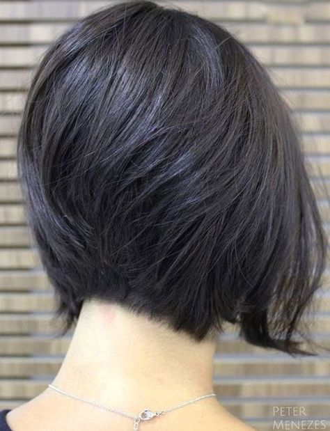 Short Layered Bob Haircut Graduated Form Haircut, Graduated Bob Haircut, Graduated Haircut, Graduated Bob Hairstyles, Short Angled Bobs, Short Layered Bob Haircuts, Graduated Bob Haircuts, Line Bob Haircut, Angled Bob Haircuts