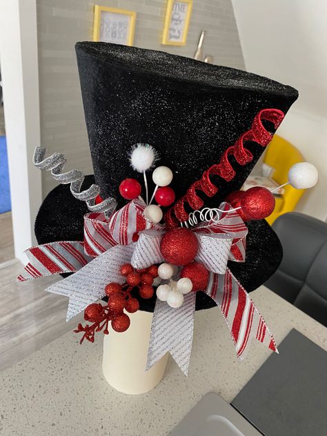 Christmas Hats Ideas Diy, Diy Christmas Hats, Christmas Headpiece, Christmas Arrangements Centerpieces, Diy Holiday Party, Marshmallow Crafts, Alice In Wonderland Tea Party Birthday, Peppermint Christmas, Christmas Decorations Bedroom