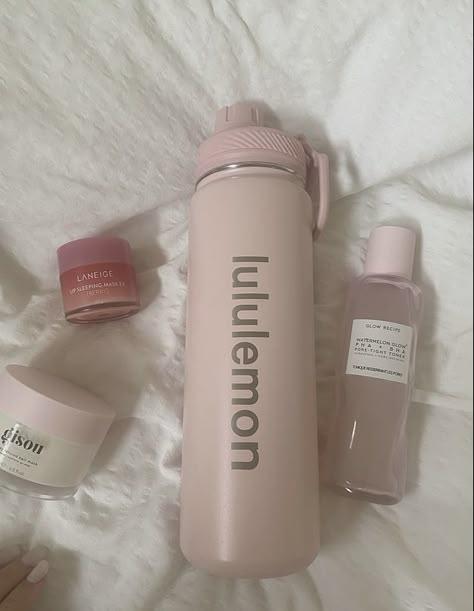 Lululemon Aesthetic, Pink Water Bottle, Pink Lifestyle, Pink Aura, Pretty Skin Care, Pretty Skin, Pink Girly Things, Sport Bottle, Birthday Wishlist