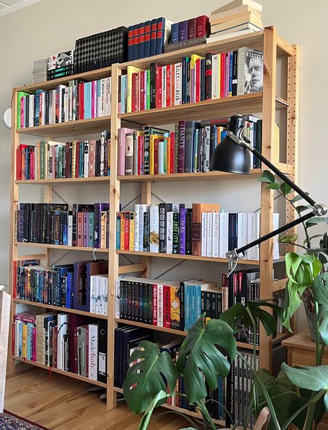 Bedroom Bookcase Ideas Aesthetic, Open Shelving Bedroom, Ivar Bookshelf, Books Organization Ideas, Bedroom Bookcase Ideas, Bookshelves Inspiration, Tiny Eco House, Studio Bookshelf, Room Maker