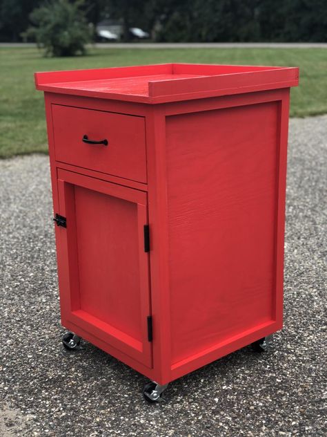 Popcorn Machine Cart Diy, Mini Fridge Table Diy, Diy Popcorn Machine Stand, Popcorn Machine Stand Ideas, Diy Popcorn Cart, Popcorn Cart Ideas, Diy Popcorn Stand, Popcorn Station Home, Popcorn Machine In Home Decor