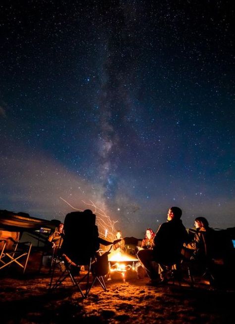 Backcountry Camping, Camping Photography, Camping Aesthetic, Photographie Portrait Inspiration, Studio Backdrops, Van Camping, Camping Essentials, The Night Sky, Camping With Kids