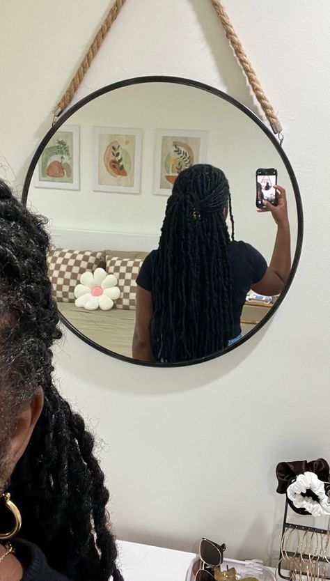 Faux locs ,black girl hairstyles,locs,long locs ,braided hairstyles,black girls hairstyles, protective styles,protective hairstyle, dope hairstyles,hair inspo,aesthetic hairstyle,claw clip hairstyles,summer hairstyles black girl,Summer hair inspo, trendy hairstyles,trending, bedroom inspo,bedroom decor,decor inspo,trendy bedroom,aesthetic bedroom Short Crochet Locs, Locs Long, Summer Hair Inspo, Hairstyles Locs, Aesthetic Hairstyle, Hairstyles Protective, Crochet Locs, Claw Clip Hairstyles, Long Locs