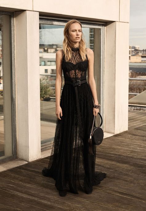 Black And White Dress To Impress Outfit, Look Boho Chic, Amanda Wakeley, Runway Fashion Couture, Fiesta Outfit, Fairytale Fashion, Estilo Hippie, Moda Chic, Dream Dresses