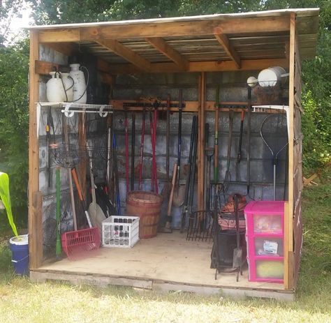 6 Simple Steps to Building a DIY Garden Shed for $3 Shed Conversion Ideas, She Shed Plans, Shed Diy, Garden Planning Ideas, Shed Build, Garden Shed Ideas, Planning Life, Shed Designs, Build Your Own Shed