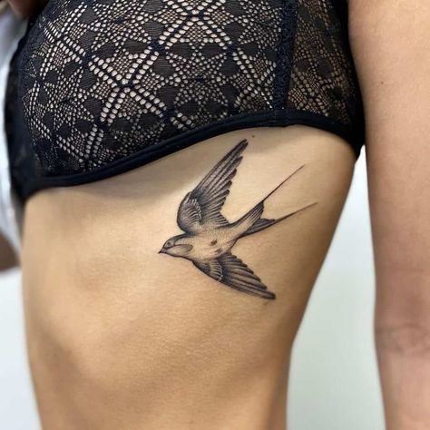 Swallow Tattoo On Side Bird Tattoo Ribcage, Side Underboob Tattoo, Bird Back Tattoo, Barn Swallow Tattoo, Swallow Tattoo Meaning, Kite Tattoo, Swallow Tattoo Design, Swallow Bird Tattoos, Bird Tattoos For Women