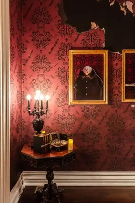 Adams Family House, The Addams Family House, The Addams Family Halloween, Addams Family House, Family Props, Addams Family Morticia, Addams Family Theme, Addams Family Musical, Family Dining Room