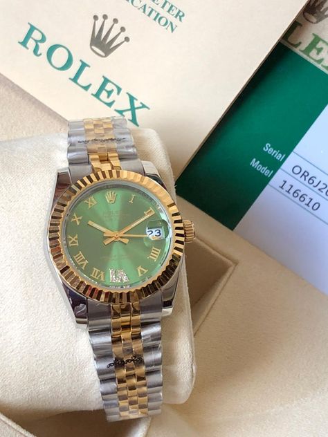 Luxury Green Watch For Business, Luxury Green Watch Accessories, Rolex Emerald Green, Rolex Watches Women Green, Green Rolex Watch, Jewelery Organizer, Birthday Quotes For Me, Rolex Watches Women, Trendy Watches