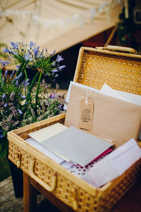 Basket For Wedding Cards, Vintage Wedding Card Box Ideas, Suitcase Card Box Wedding, Card Box Ideas For Wedding, Card Box Wedding Ideas, Card Basket Wedding, Wedding Card Holder Ideas, Card Basket Ideas, Wedding Gift Table Ideas