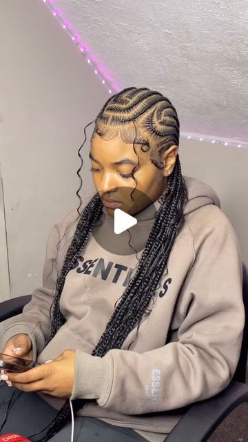 Garfield Heights📍 on Instagram: "more boho curved straight backs😍😍😍😍😍😍 #freestylestraightbackbraids #trending" Straight Back With Design, Backline Hairstyle Braids, Boho Straight Backs, Cute Straight Back Braids Hairstyles, Straight Back Feed In Braids, Straight Back Styles, Back Braids, Straight Backs, Straight Back Braids