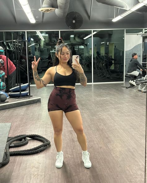 I like me a little fatty with muscles 🫶… Rested my lower body for about a week, I think I am ready to come back 🫶 #gymflow #gymbabe #gymcrush #explorepage #bodyrecovery Gym Crush, I Am Ready, Fit Body, Lower Body, Body Goals, Come Back, Muscles, Gym, Quick Saves