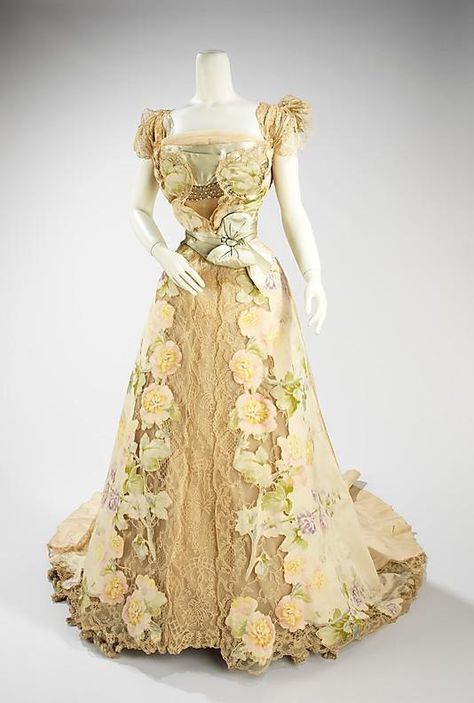 Dress of the Week – House of Worth 1902 House Of Worth, Old Dresses, Antique Dress, Retro Mode, Vintage Gowns, Antique Clothing, Old Fashion, Edwardian Fashion, Historical Dresses