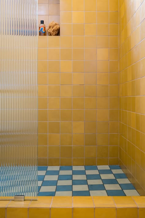 Photo 13 of 17 in This Incredible Renovation of a 1970s California Home Is a Terrazzo Lover’s Dream - Dwell 1970’s Bathroom, Yellow Shower Tile, Color Tile Bathroom, 1930s Bathroom Ideas, 70’s Bathroom, Kitchen 70s, Interior Design Toilet, 1970s California, 70s Bathroom