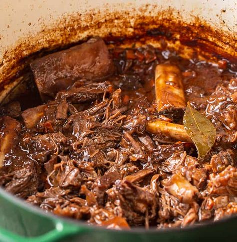 Short Rib Pasta, Dutch Oven Ribs, Short Rib Ragu, White Cheddar Mashed Potatoes, Wine Braised Short Ribs, Cooking Short Ribs, Cheddar Mashed Potatoes, Rib Sauce, Beef Short Rib Recipes