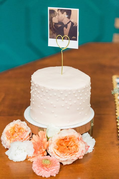 Peach Gold Wedding, Diy Wedding Cake Topper, Bridal Cake Topper, Wedding Cake With Flowers, Alternative Wedding Cakes, Polaroid Wedding, Cake With Flowers, Wedding Favors And Gifts, Diy Wedding Cake