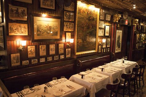 Italian Steakhouse Design, Vintage Steakhouse, New York Dinner Aesthetic, Steakhouse Wedding, Steakhouse Restaurant Interior, Steakhouse Branding, Steak Aesthetic, Steakhouse Restaurant Design, Steakhouse Design